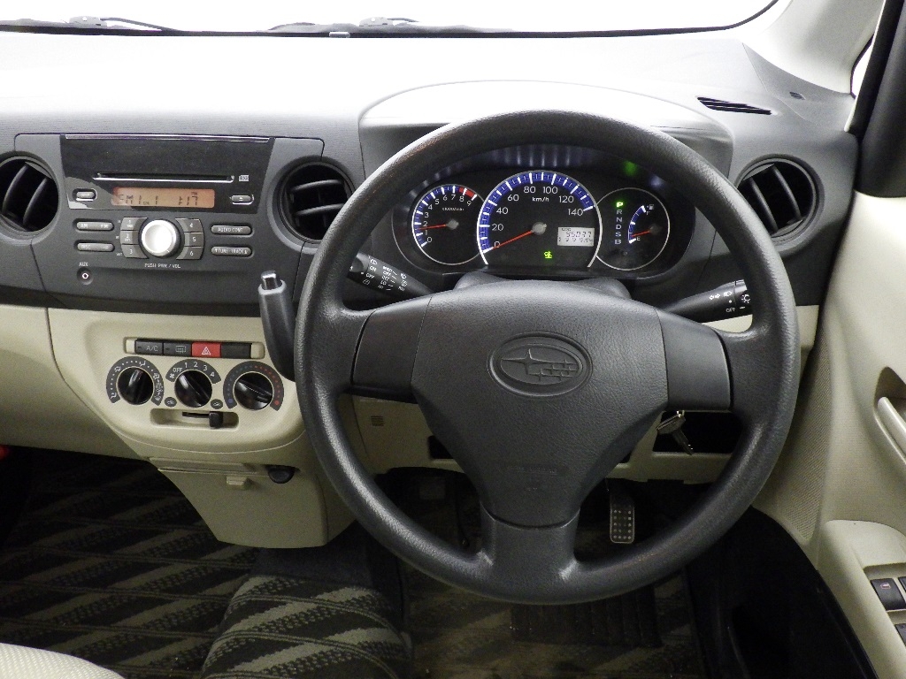 SUBARU LUCRA