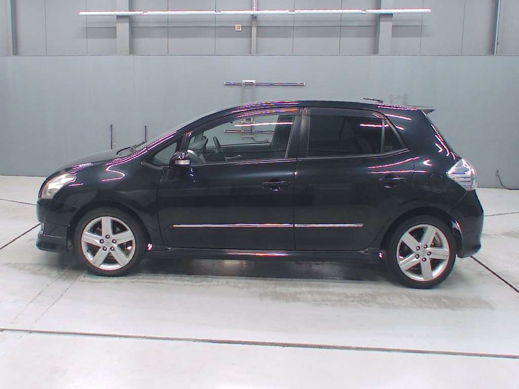 TOYOTA BLADE