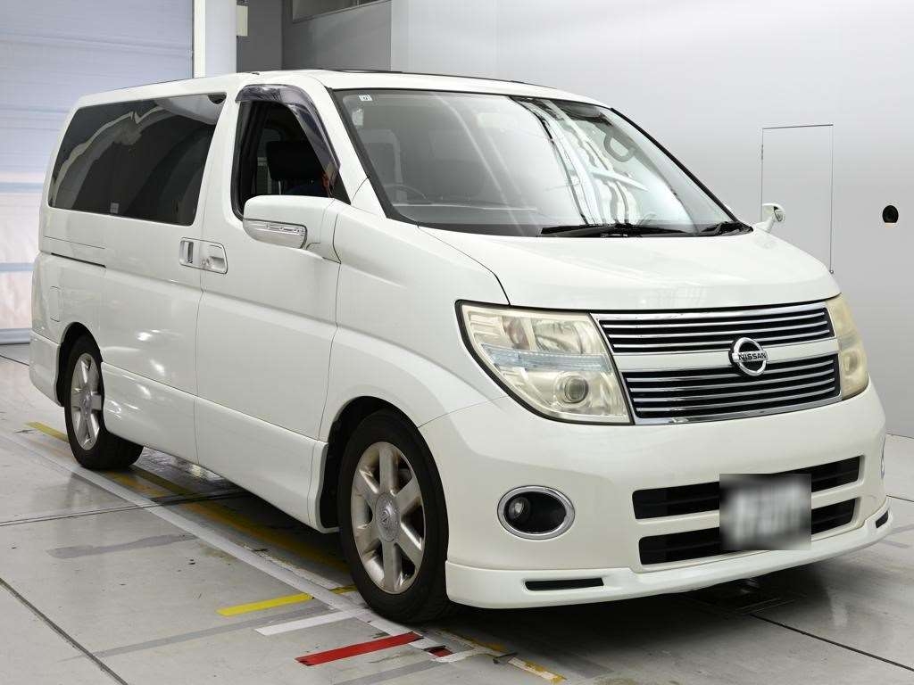 NISSAN ELGRAND