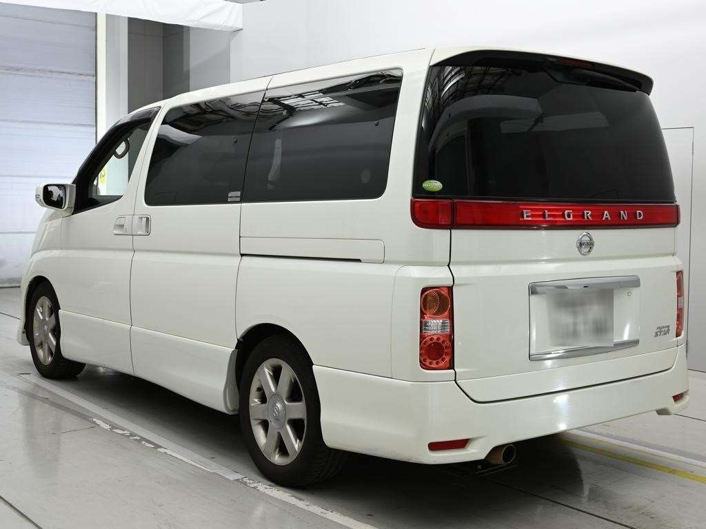 NISSAN ELGRAND
