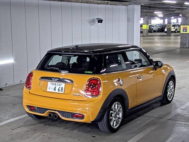 MINI HATCH