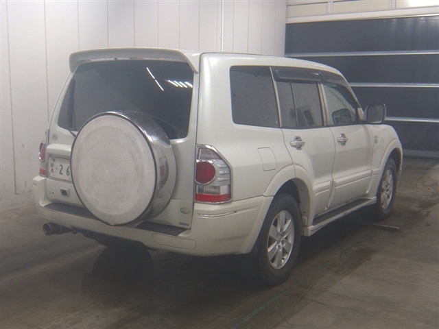 MITSUBISHI PAJERO