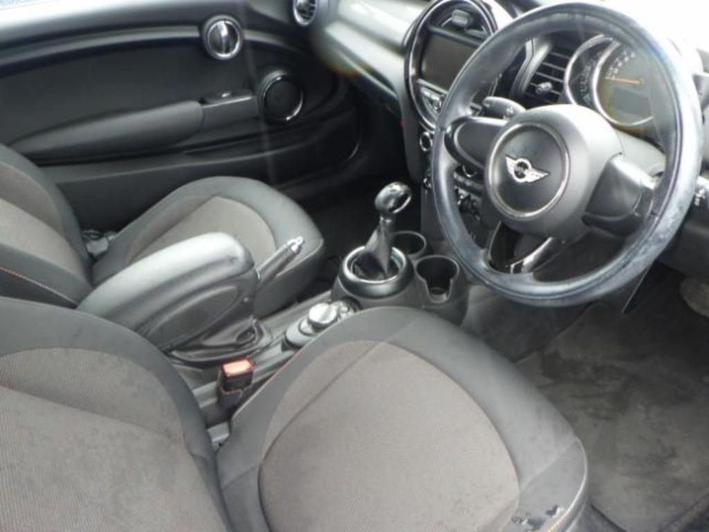 MINI HATCH