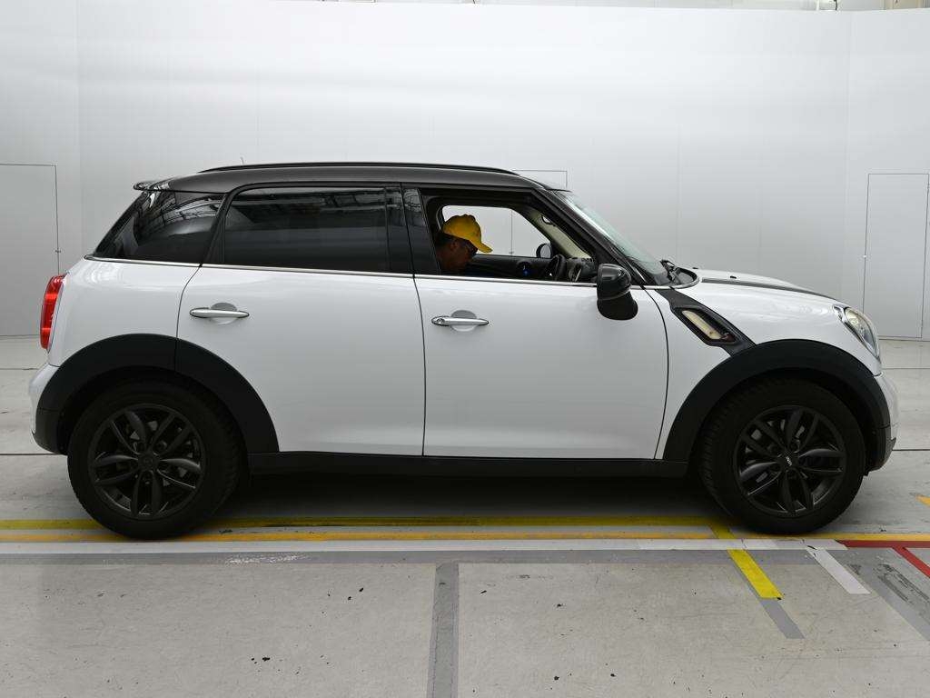 MINI CROSSOVER
