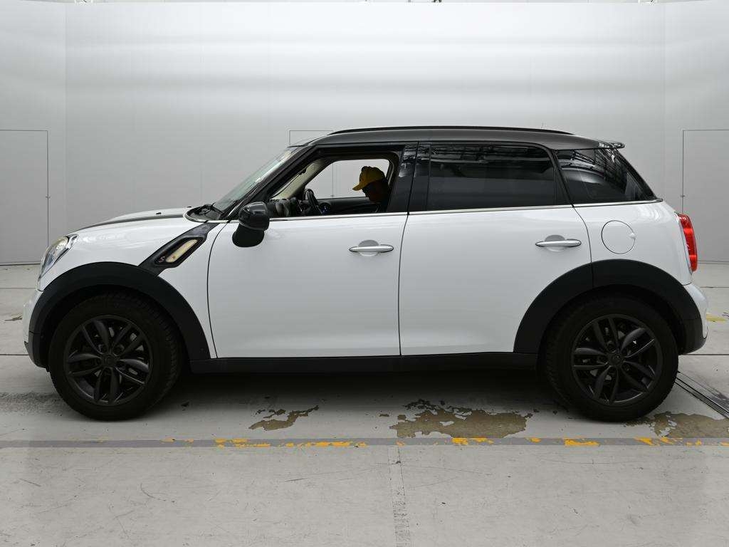 MINI CROSSOVER