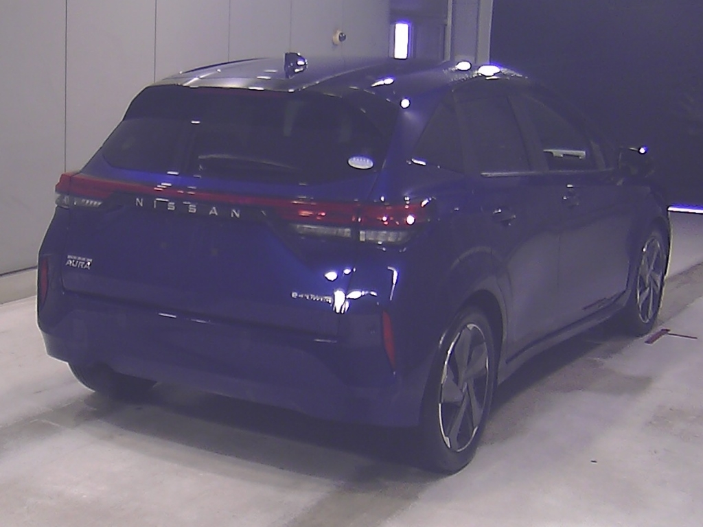 NISSAN AURA