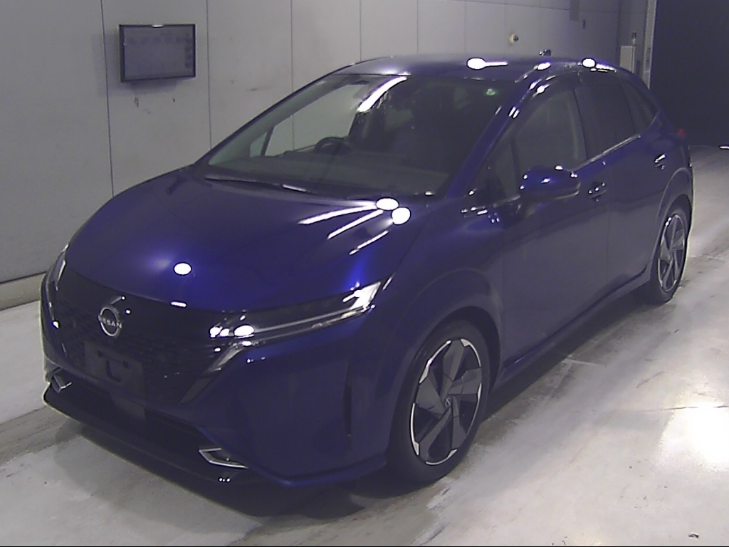 NISSAN AURA