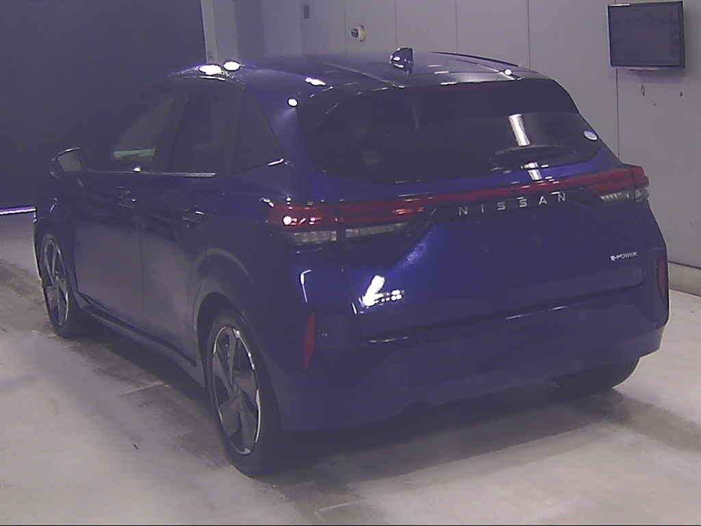 NISSAN AURA