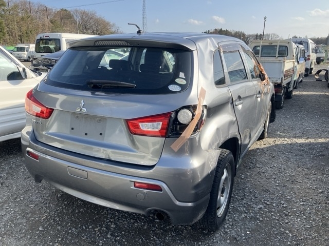 MITSUBISHI RVR