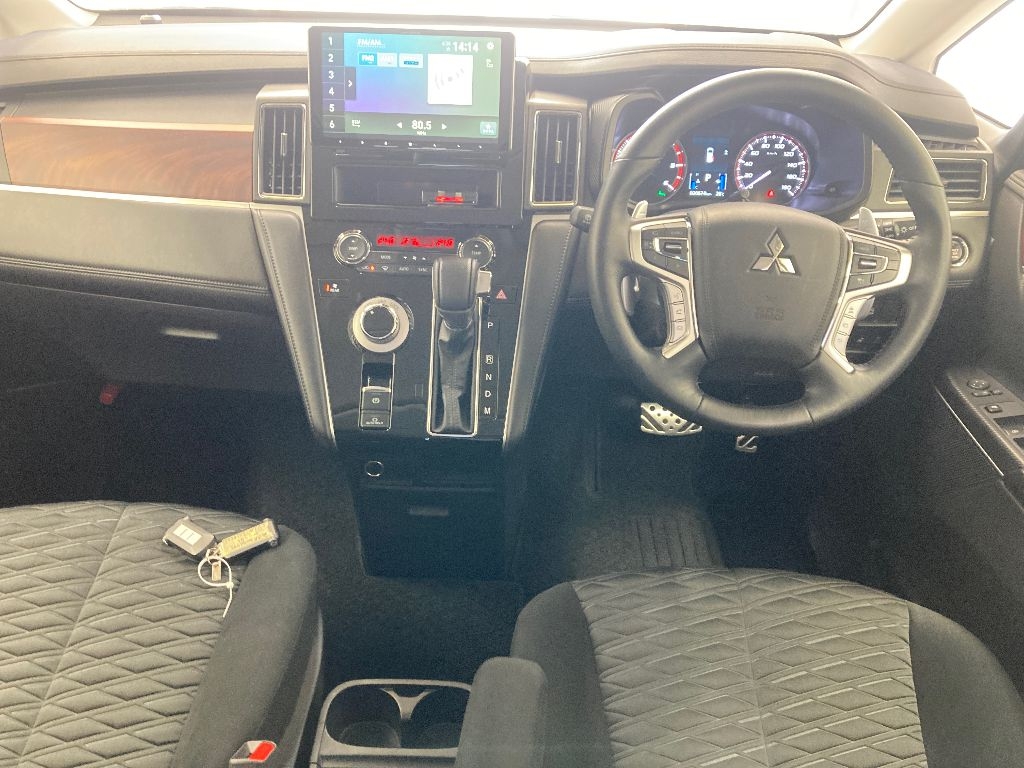 MITSUBISHI DELICA D:5