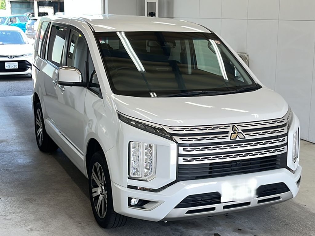 MITSUBISHI DELICA D:5
