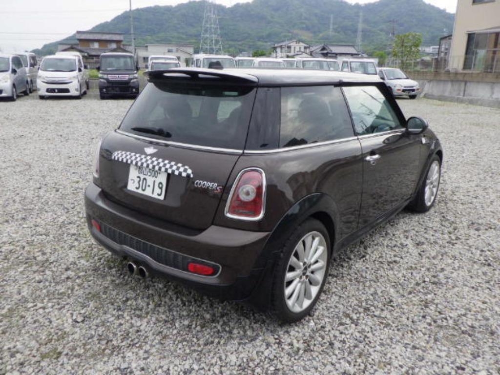 MINI HATCH
