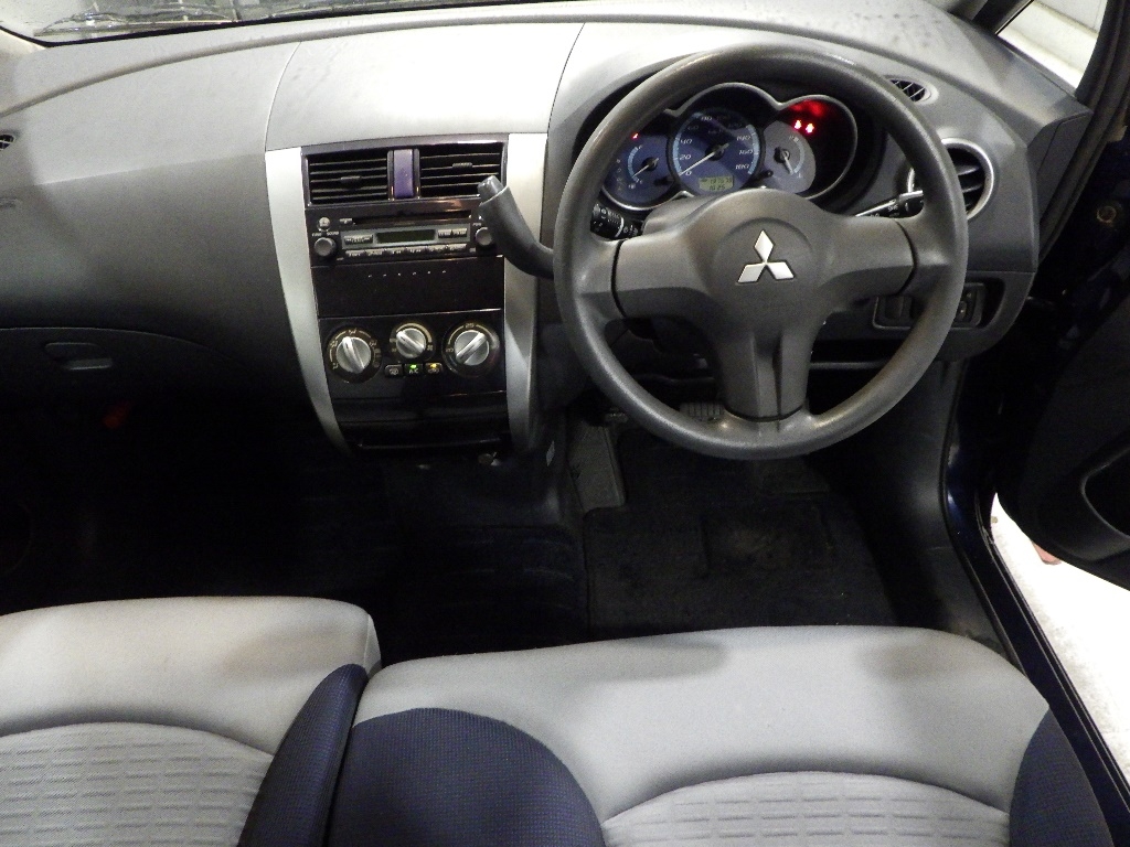 MITSUBISHI COLT