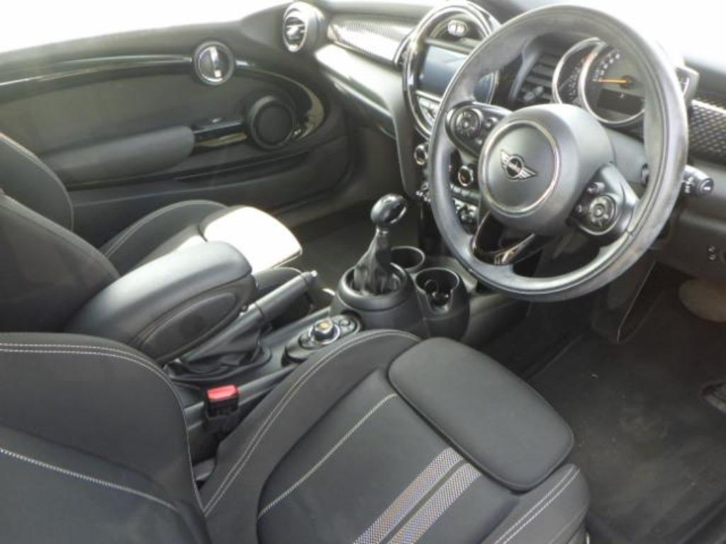 MINI HATCH