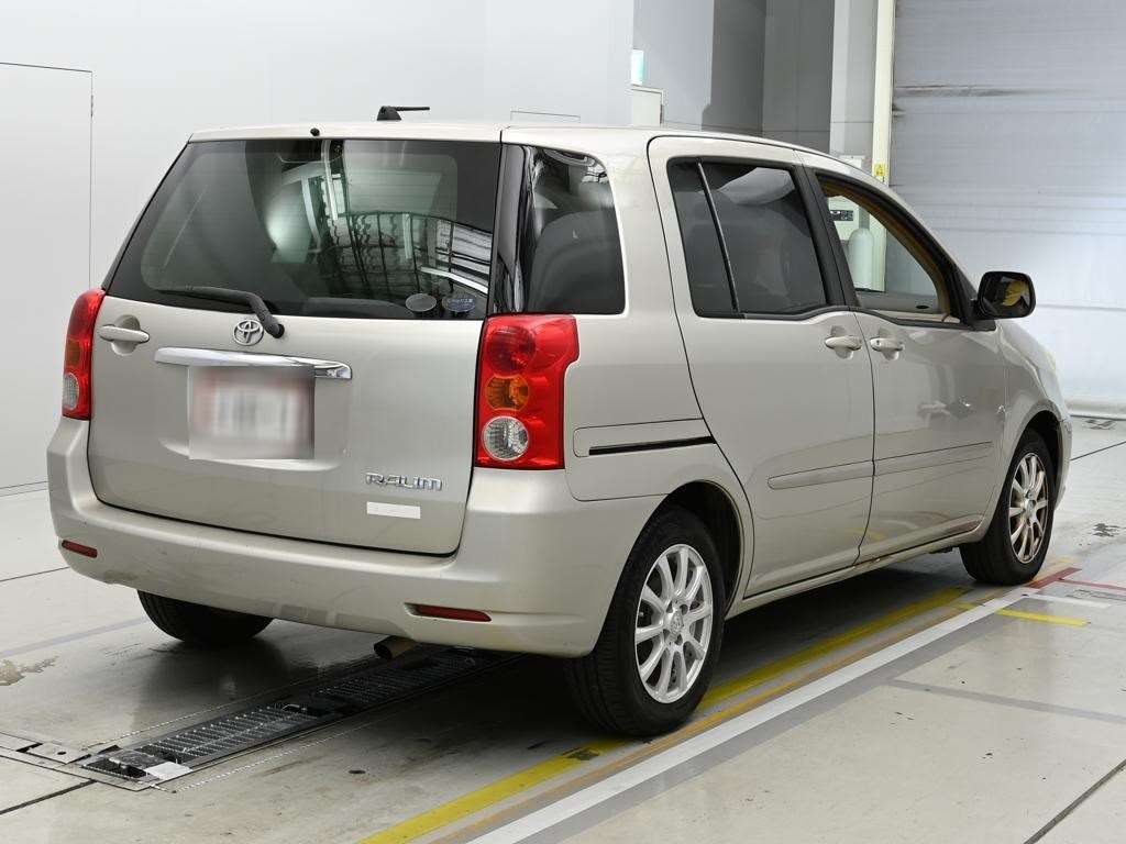 TOYOTA RAUM