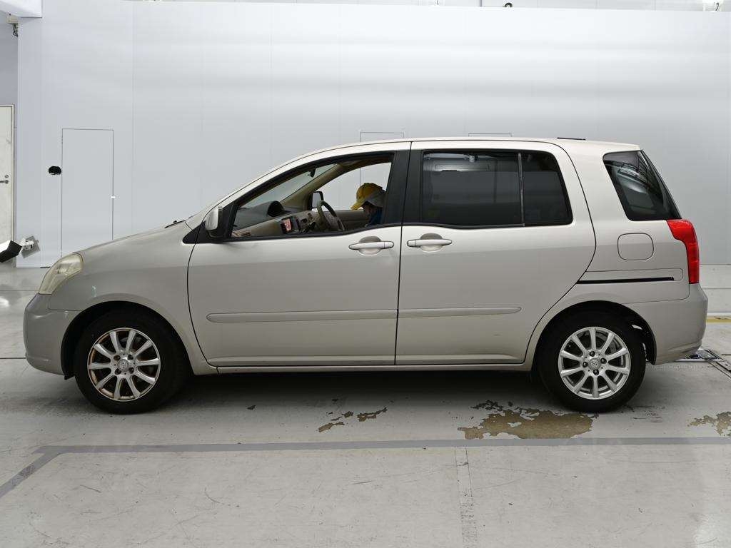 TOYOTA RAUM