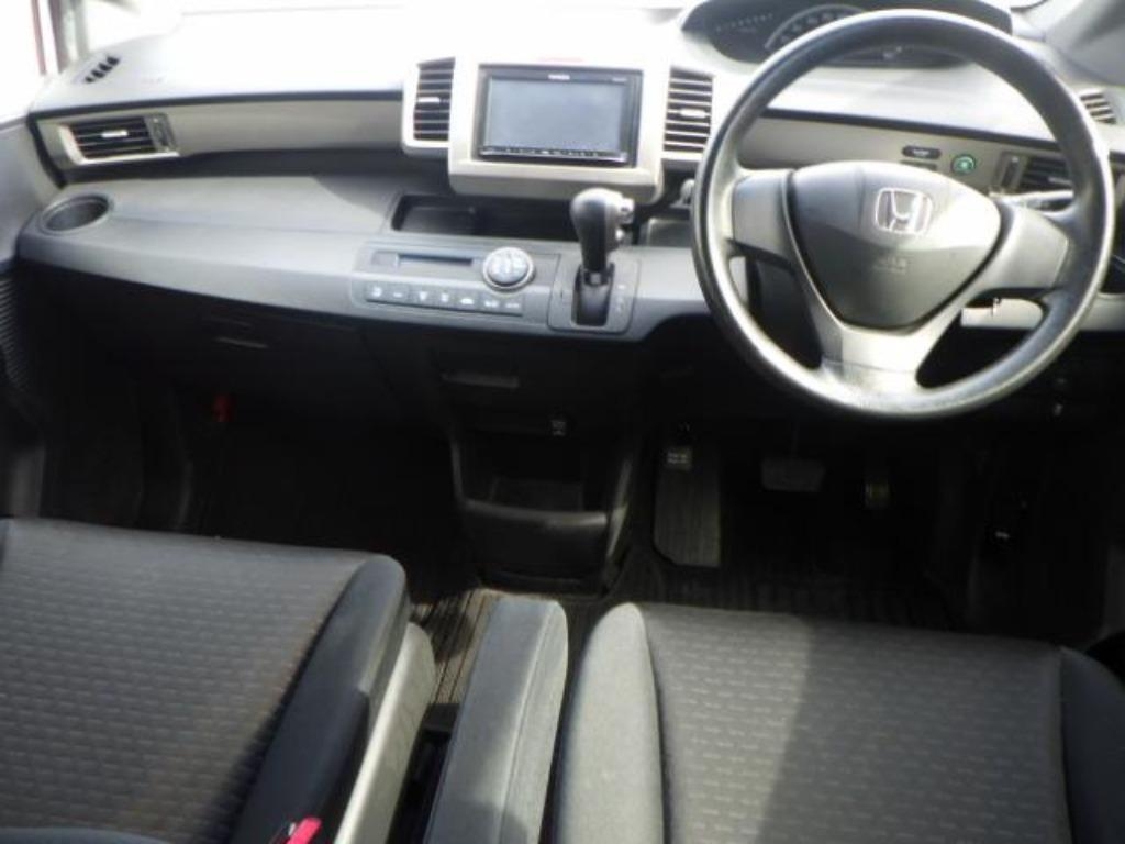 HONDA FREED SPIKE