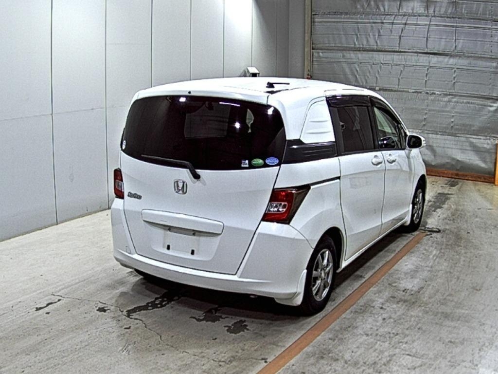 HONDA FREED SPIKE