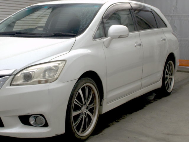 TOYOTA MARK X ZIO