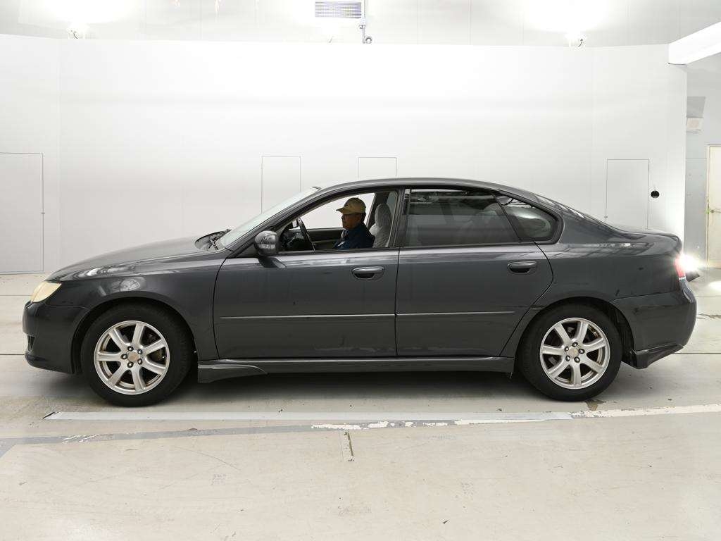 SUBARU LEGACY B4
