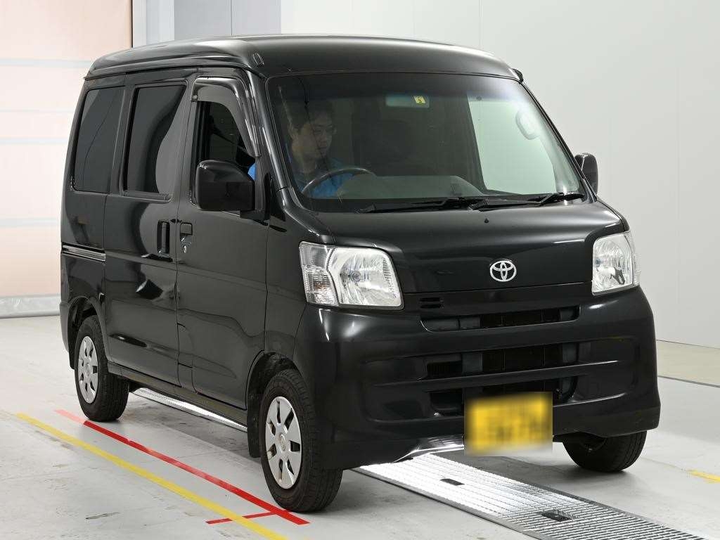 TOYOTA PIXIS VAN