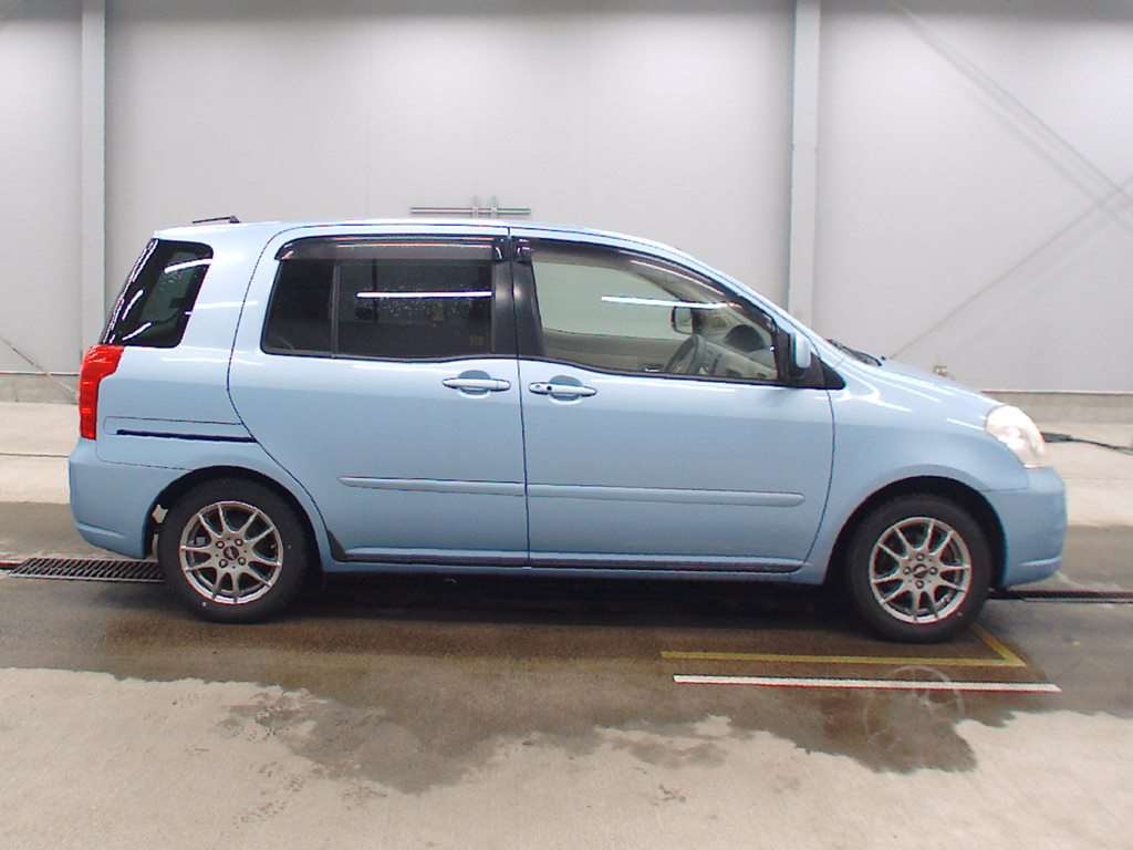 TOYOTA RAUM