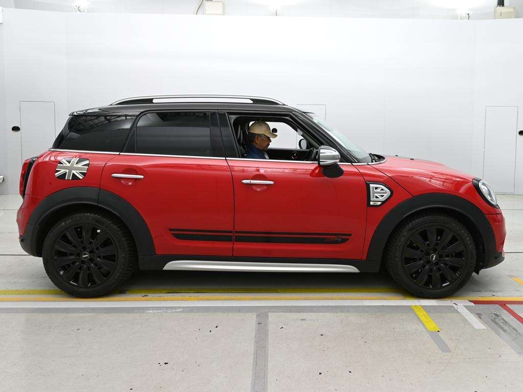MINI CROSSOVER
