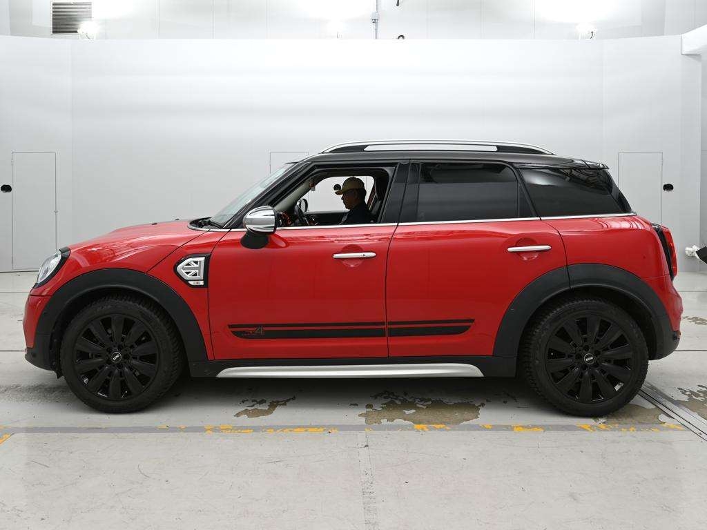 MINI CROSSOVER