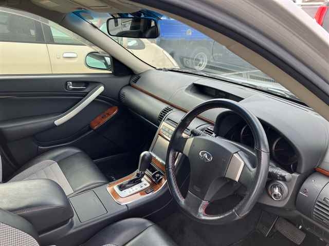 NISSAN STAGEA