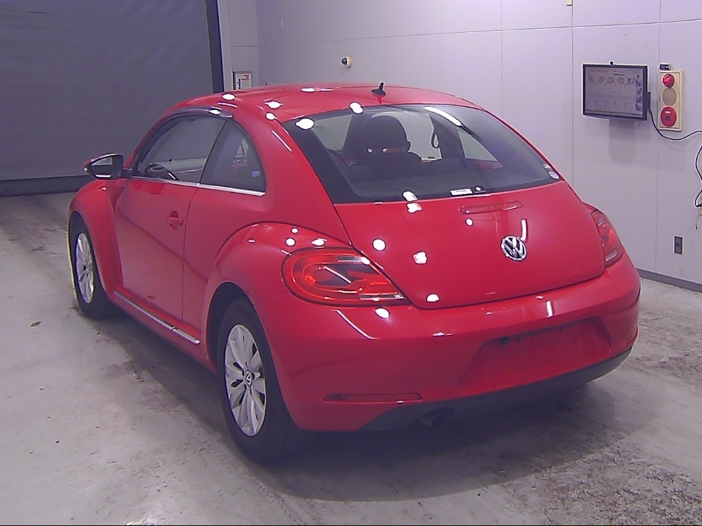 VOLKSWAGEN BEETLE