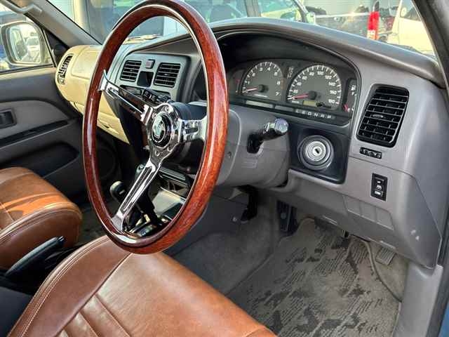 TOYOTA HILUX SURF