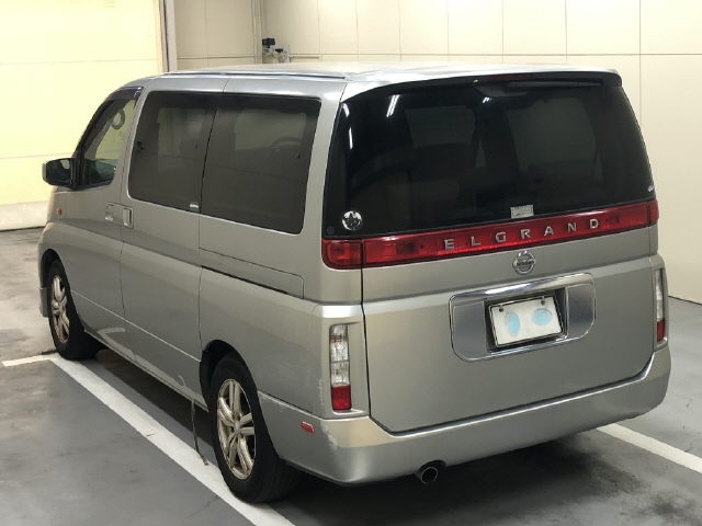 NISSAN ELGRAND