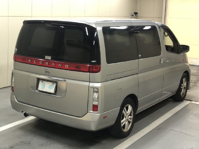 NISSAN ELGRAND