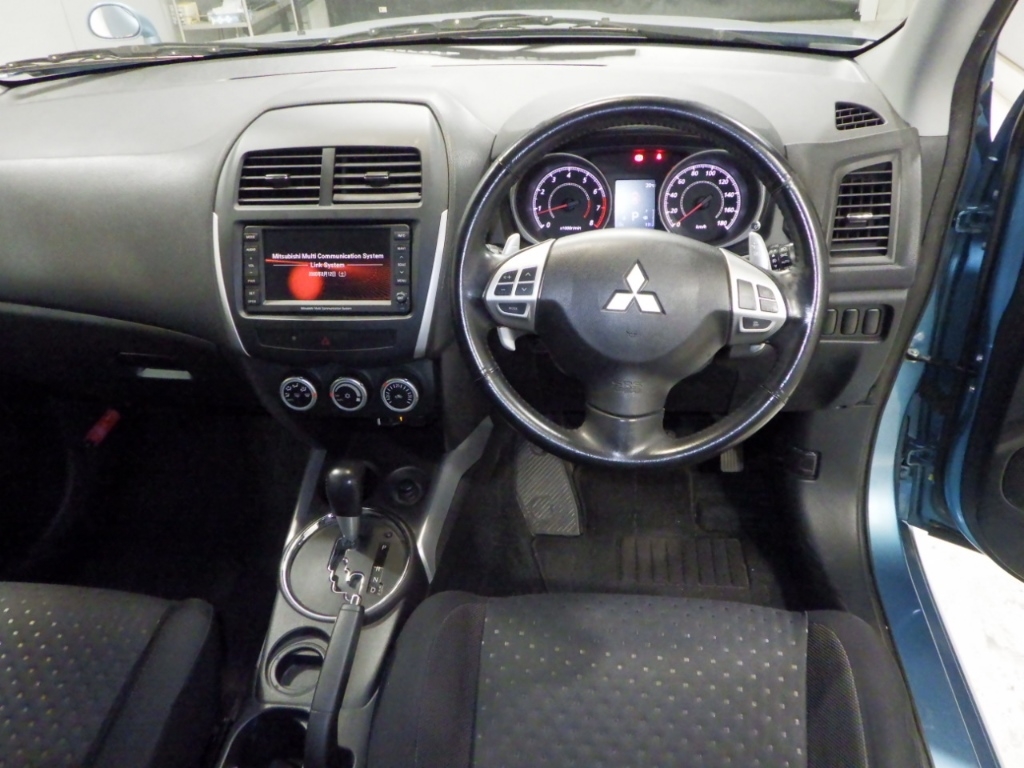 MITSUBISHI RVR