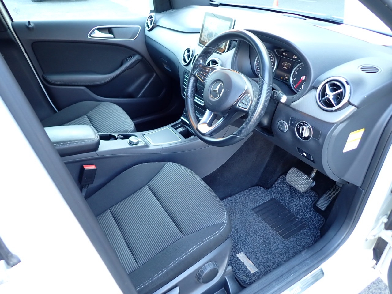 MERCEDES-BENZ B-CLASS