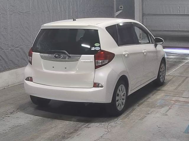SUBARU TREZIA
