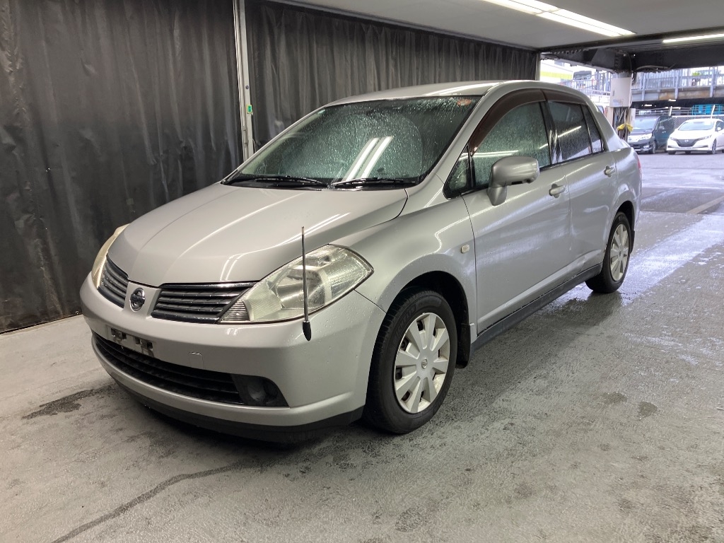 NISSAN TIIDA LATIO