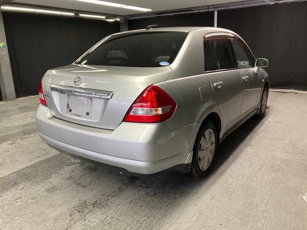NISSAN TIIDA LATIO