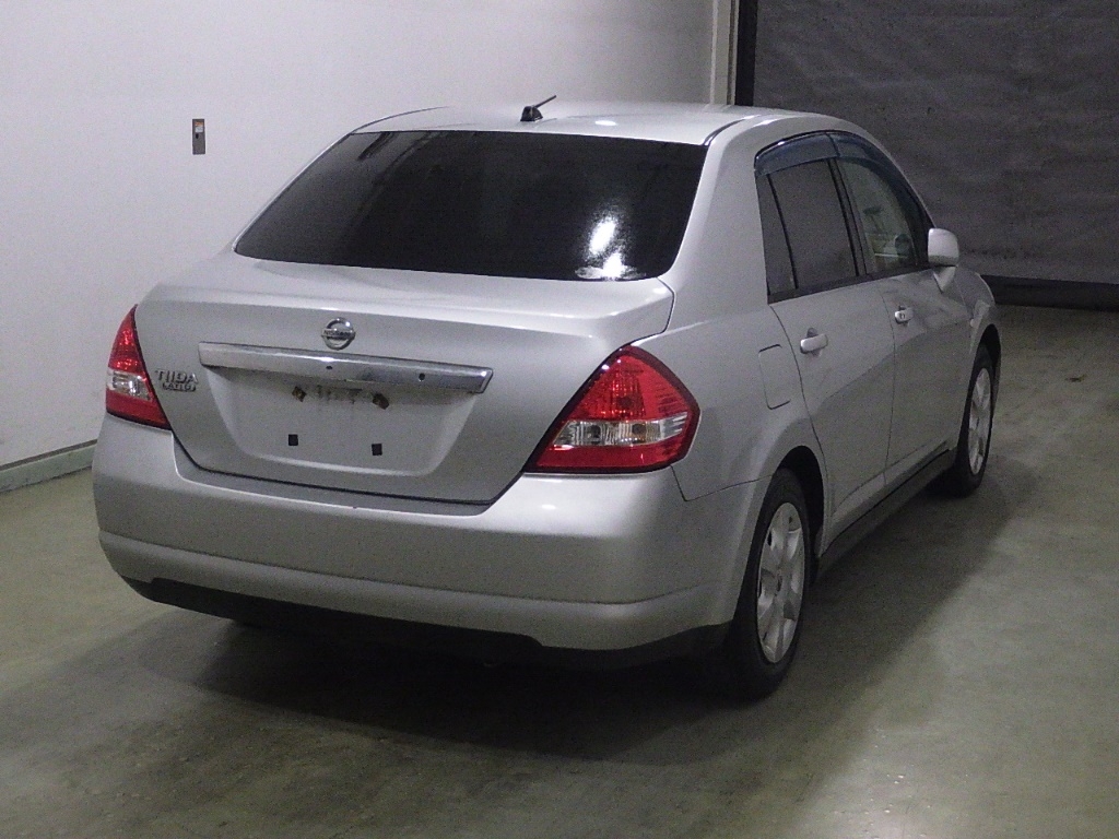 NISSAN TIIDA LATIO