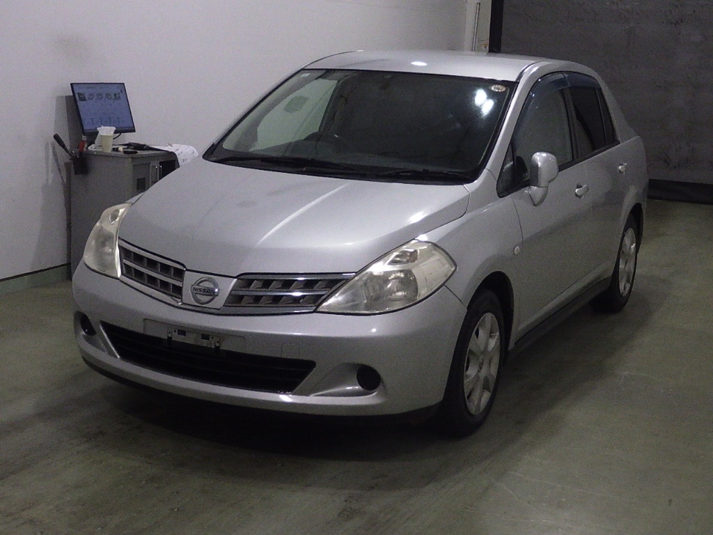 NISSAN TIIDA LATIO