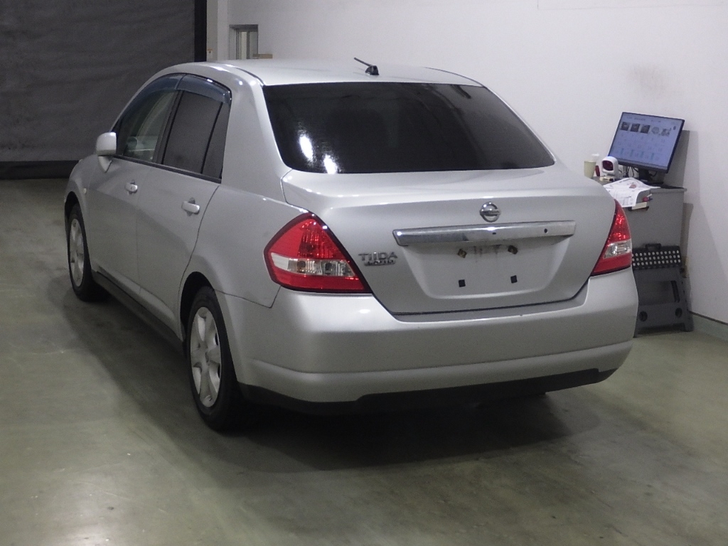 NISSAN TIIDA LATIO