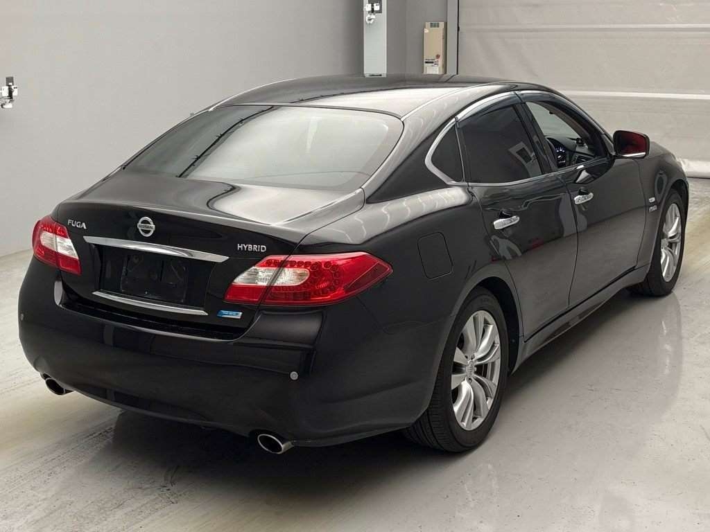 NISSAN FUGA