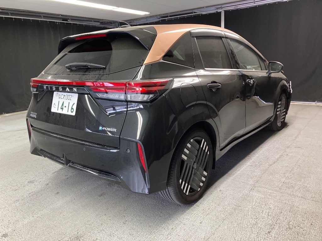 NISSAN AURA