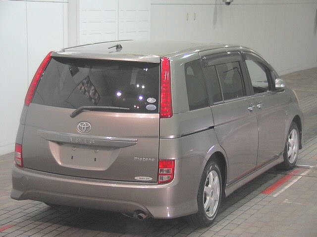 TOYOTA ISIS