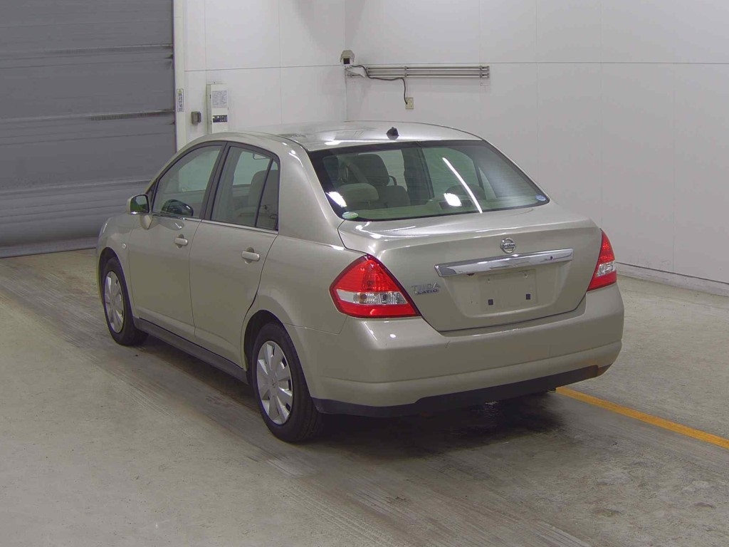 NISSAN TIIDA LATIO