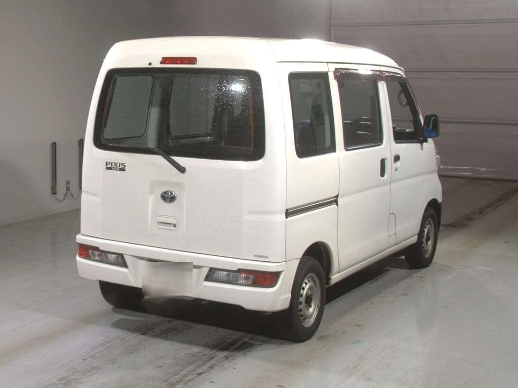 TOYOTA PIXIS VAN