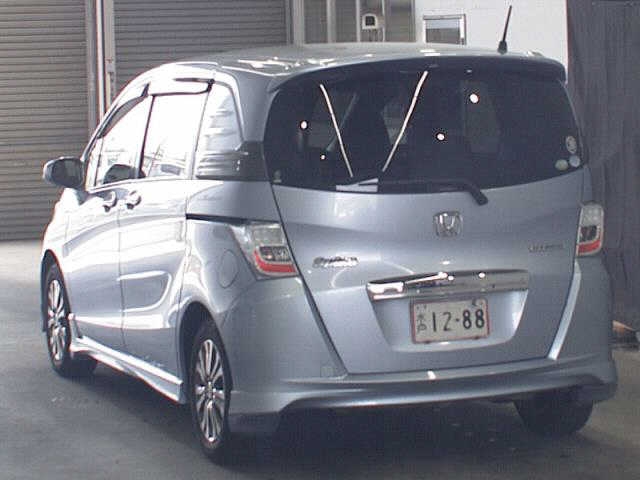HONDA FREED SPIKE