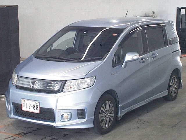 HONDA FREED SPIKE