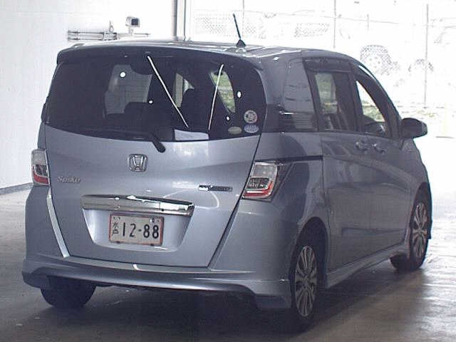 HONDA FREED SPIKE