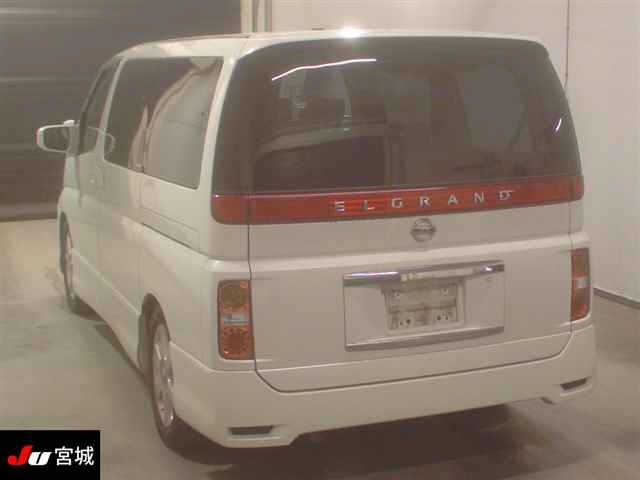 NISSAN ELGRAND